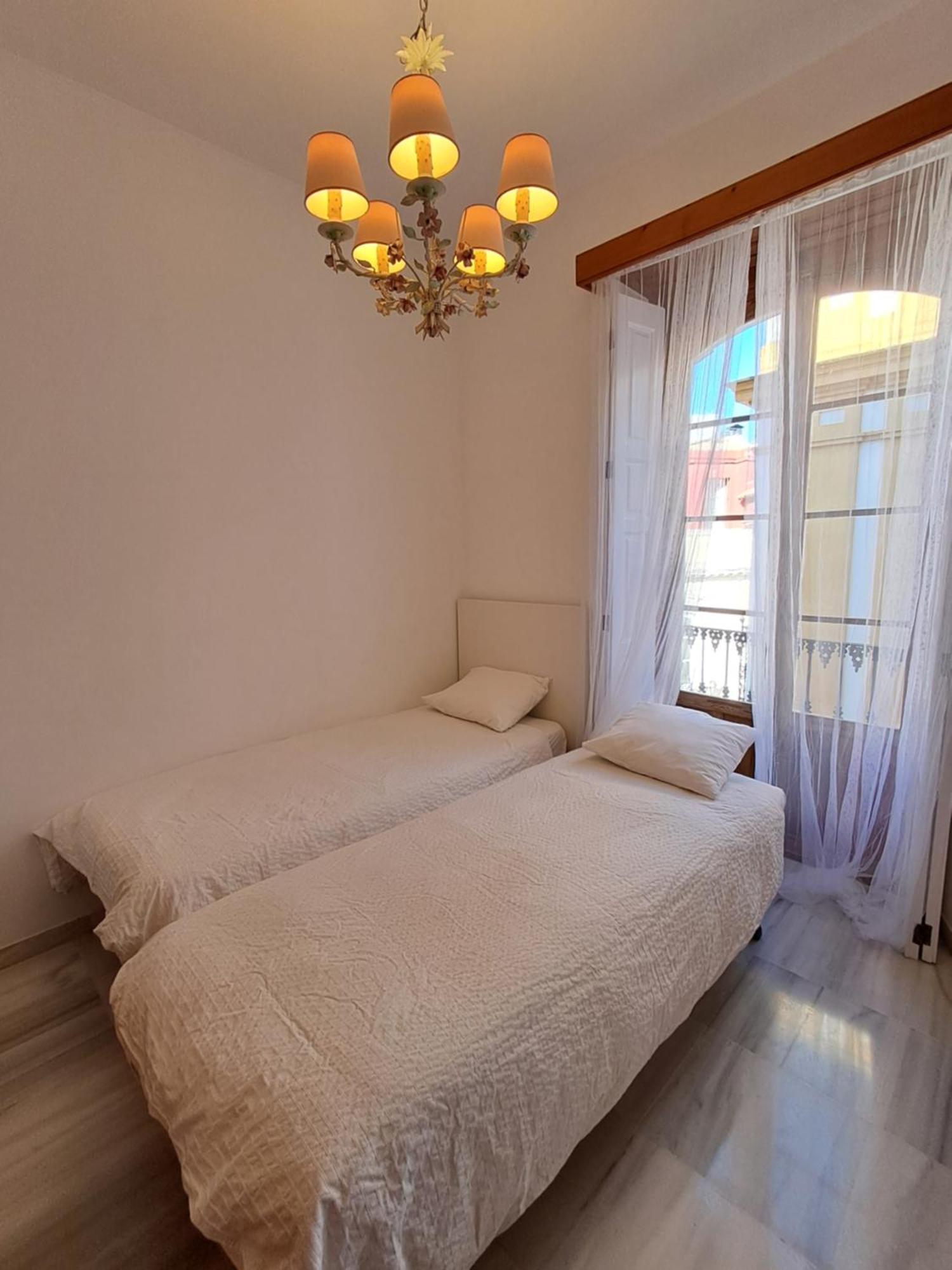 Apartamentos Almirante Hoyos Seville Exterior photo